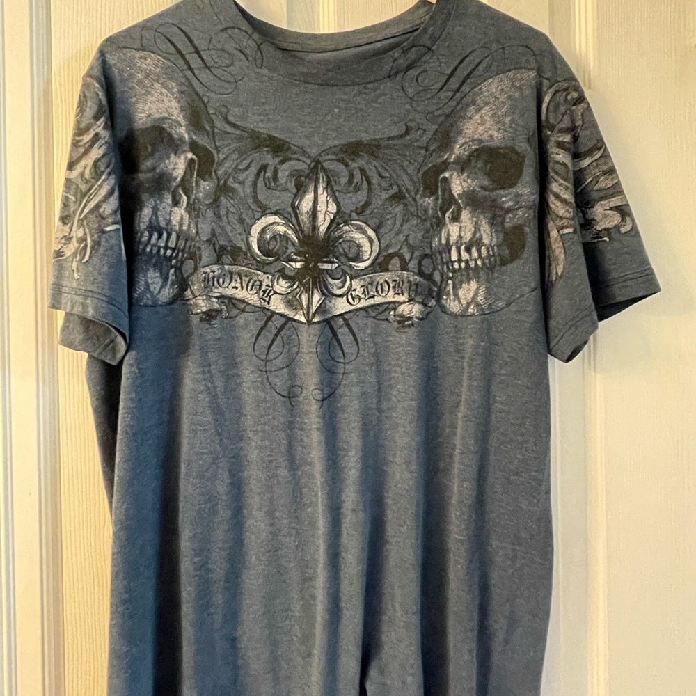 Mens blue Helix tshirt with skull design. Size medium
